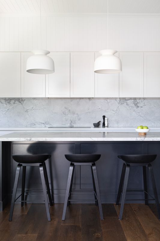 home beatufiul hamptons kitchen shaker cabinets domo pendants