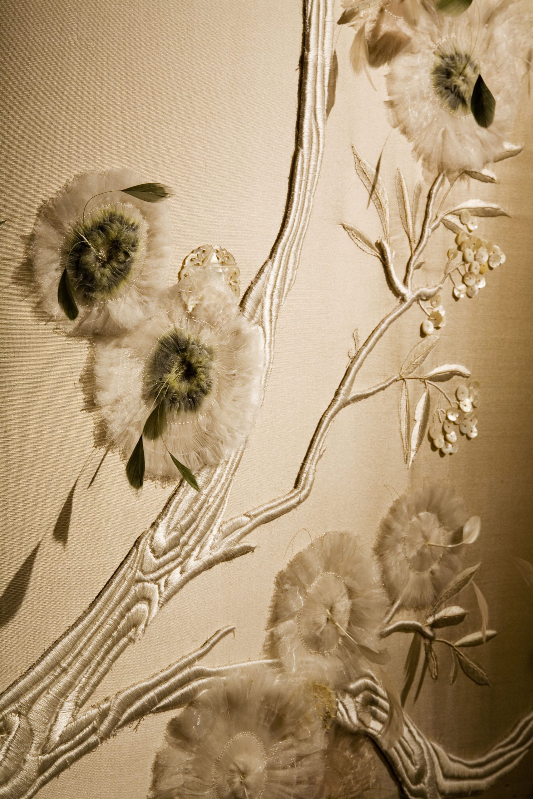 bespoke-embroidered-silk-wall-panel-luxury-interior-design