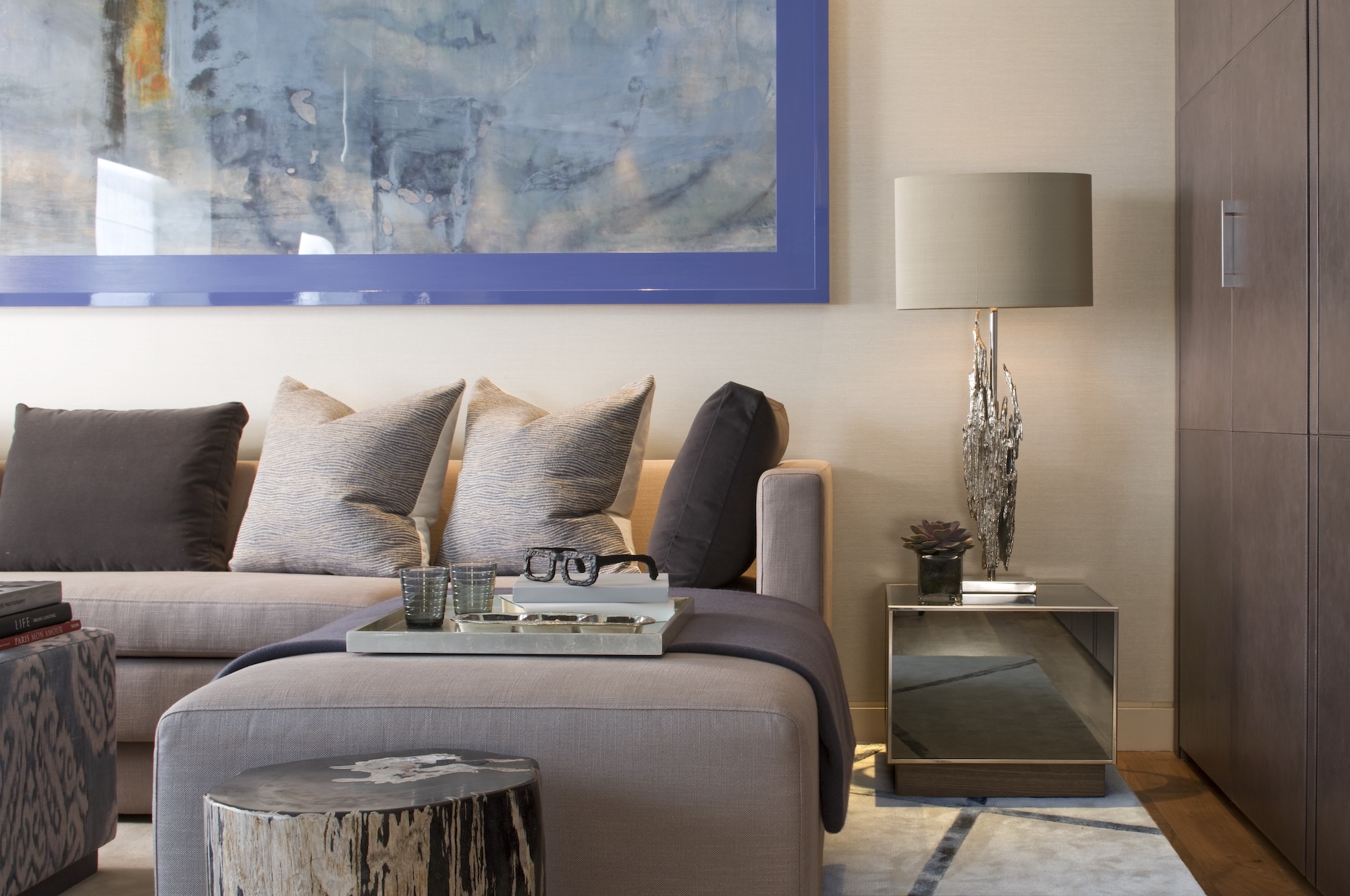 neutral-luxury-living-room-overscaled-blue-artwork-styling