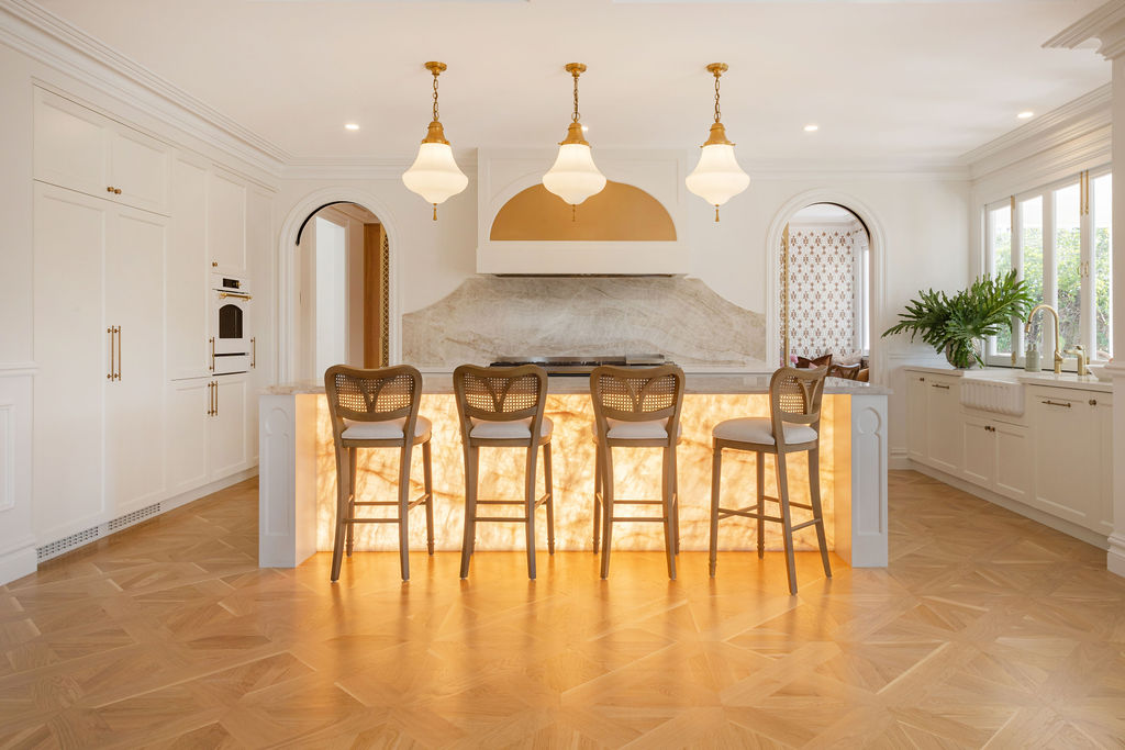 backlit-onyx-kitchen-island-turkish-queenslander-brisbane